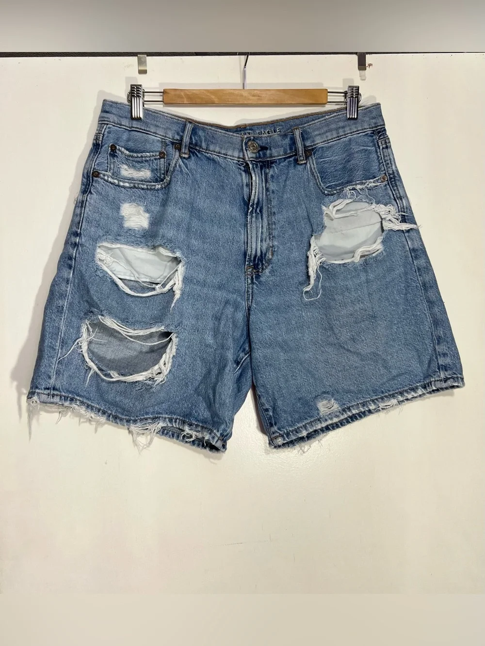 American Eagle Outfitters Light Blue 90s boyfriend short size 14